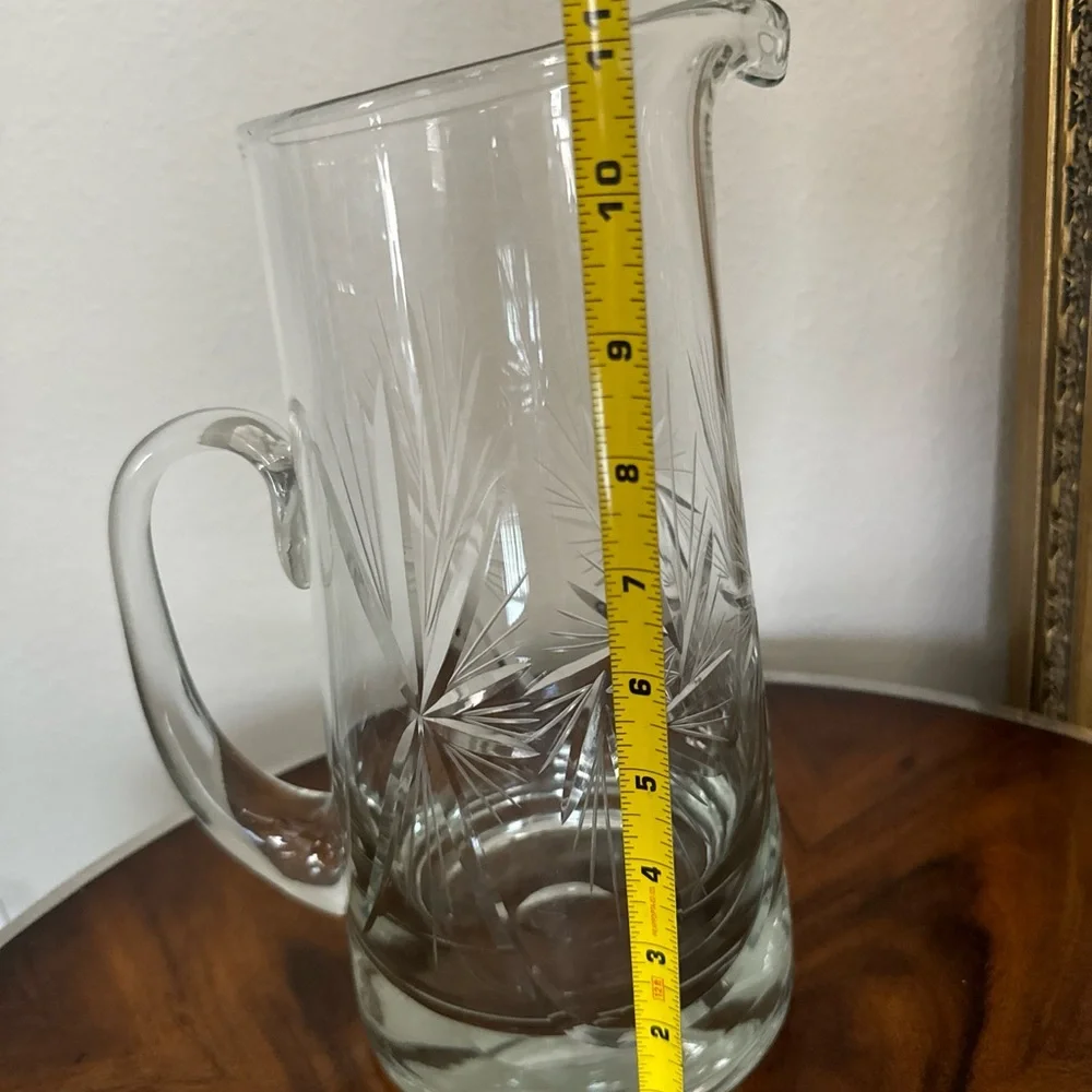 Stunning Mid-Century Pitcher Featuring The Iconic Atomic Starburst 62 Ounces